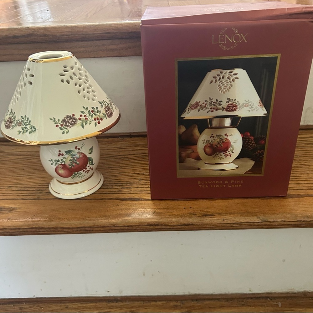 NIB Lenox Boxwood Pine TeaLight Candle Lamp Ivory Porcelain 24K Gold Collectible